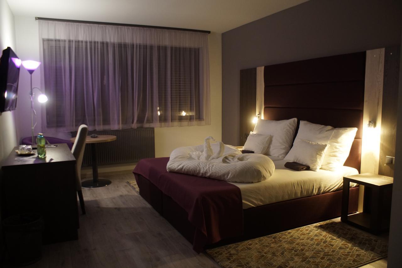 Hotel Fitromax Ajka ภายนอก รูปภาพ