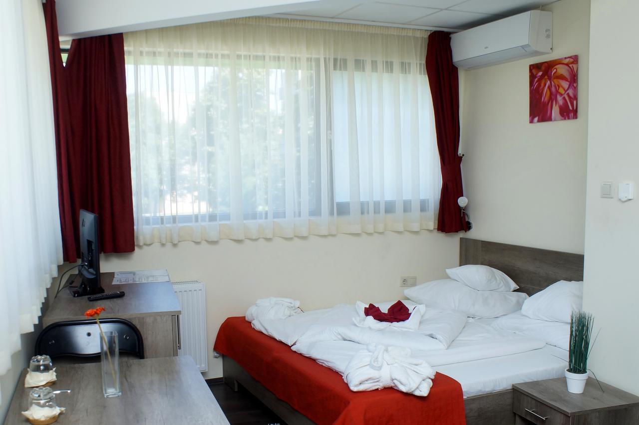 Hotel Fitromax Ajka ภายนอก รูปภาพ