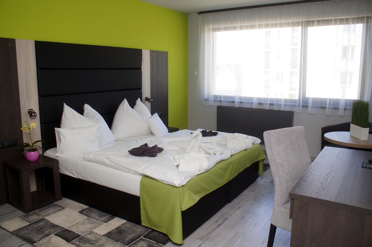 Hotel Fitromax Ajka ภายนอก รูปภาพ