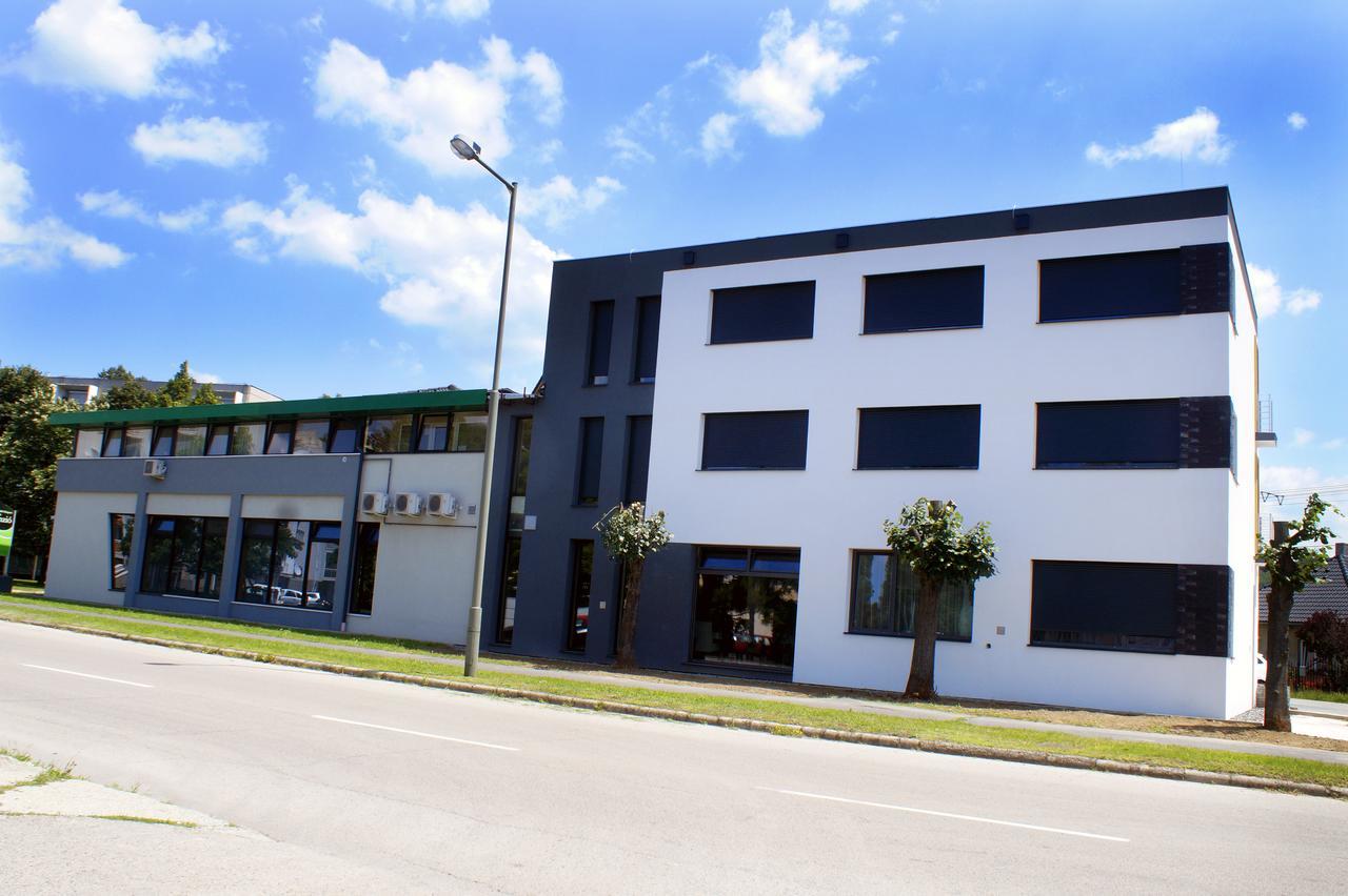 Hotel Fitromax Ajka ภายนอก รูปภาพ