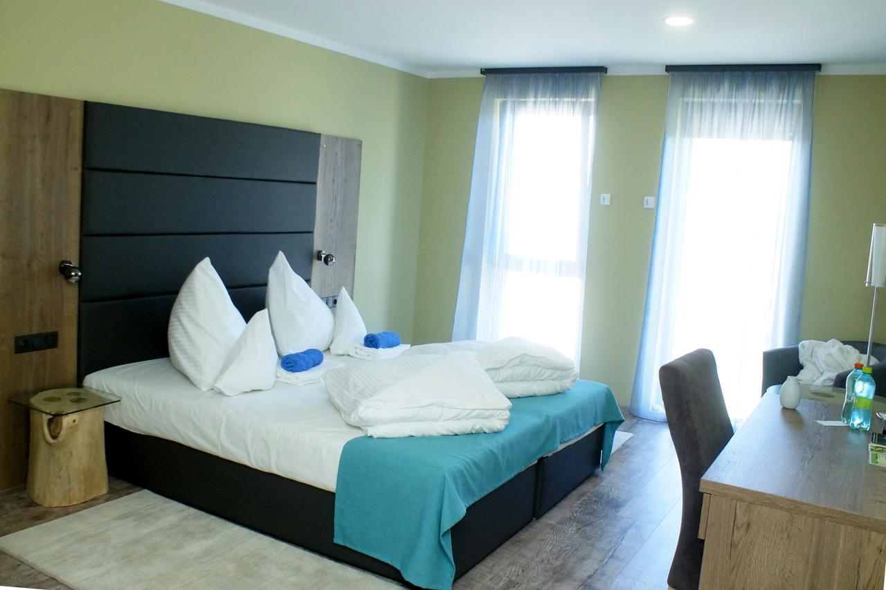 Hotel Fitromax Ajka ภายนอก รูปภาพ